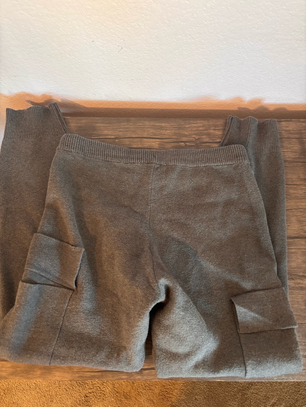 Pants size medium - Picture 2 of 2